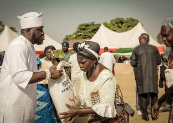 Philanthropist and Business Man Kefas Ropshik Shares 2,000 Bags Of Rice To Less Privilege, Calls On Plateau People To Unite Over Insecurity