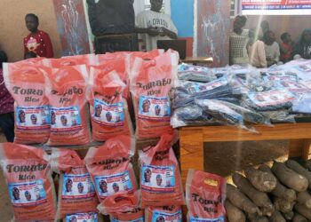 APC National Chairman’s aide Hon Johnson Nenman empowers orphans, widows , in Jos North