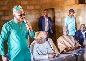JMDB Boss Arch Hart Bankat ,Ta ngan receive rousing welcome into the APC @ Fier Federal ward