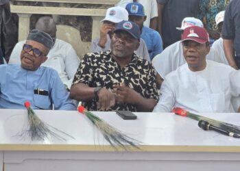 GOV AYEDATIWA CANVASSES SUPPORT FOR APC NATIONAL VICE CHAIRMAN, KEKEMEKE AHEAD OF BYE ELECTION IN ONDO SOUTH.